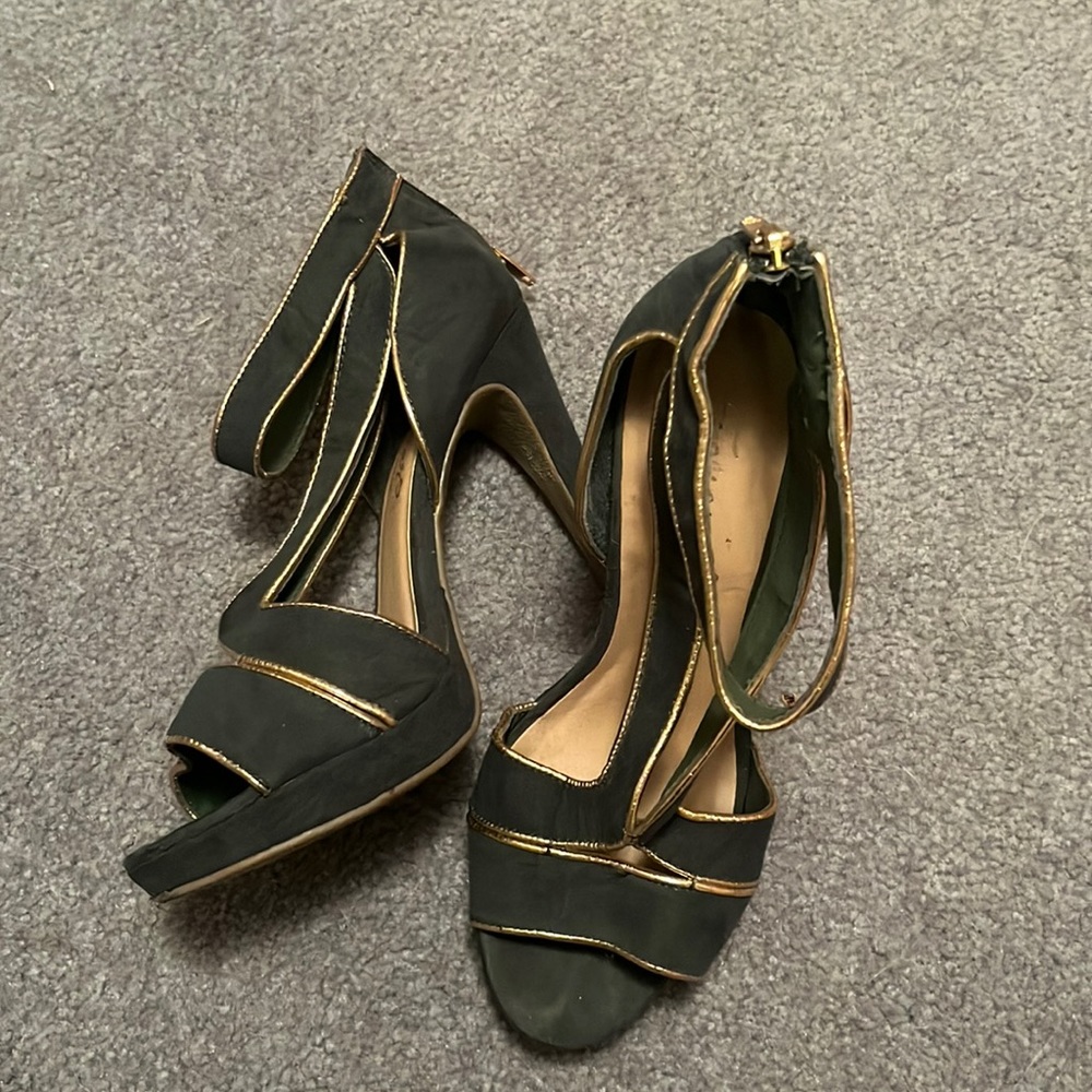 Green and gold heels ☘️